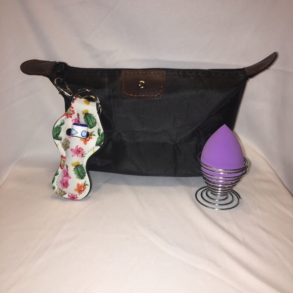 Makeup bag, lipgloss w/ holder &beauty sponge set